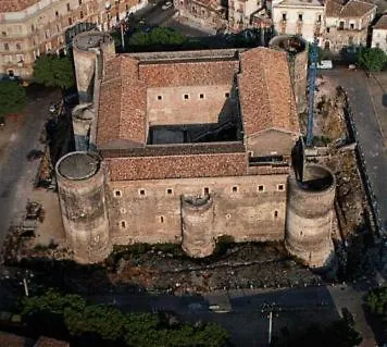 아파트 Ursino Castle Terrace
